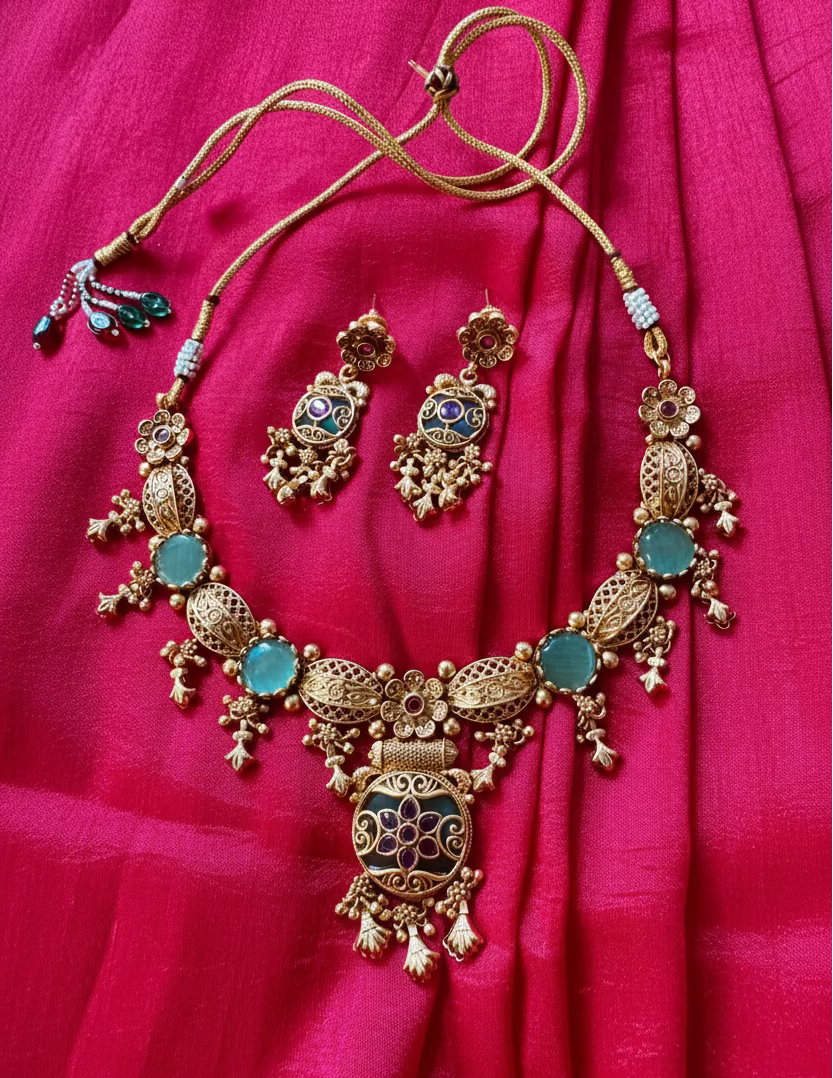 gold necklace for women