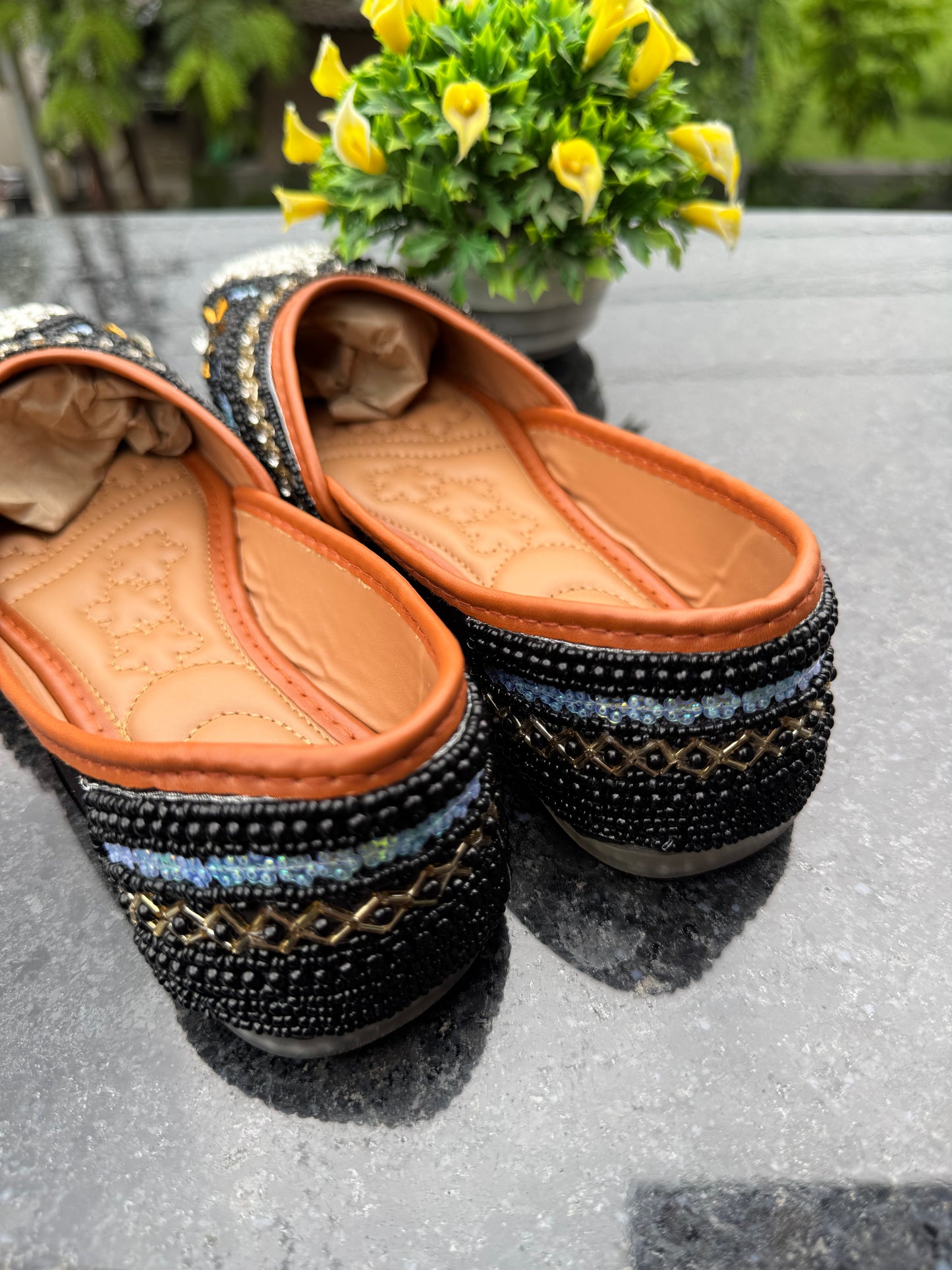 jutis for women