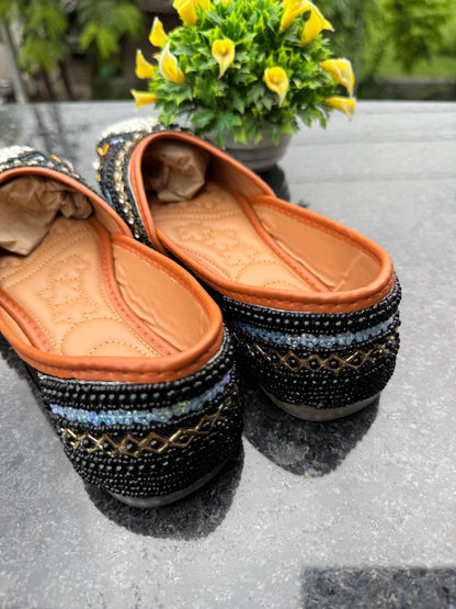 jutis for women