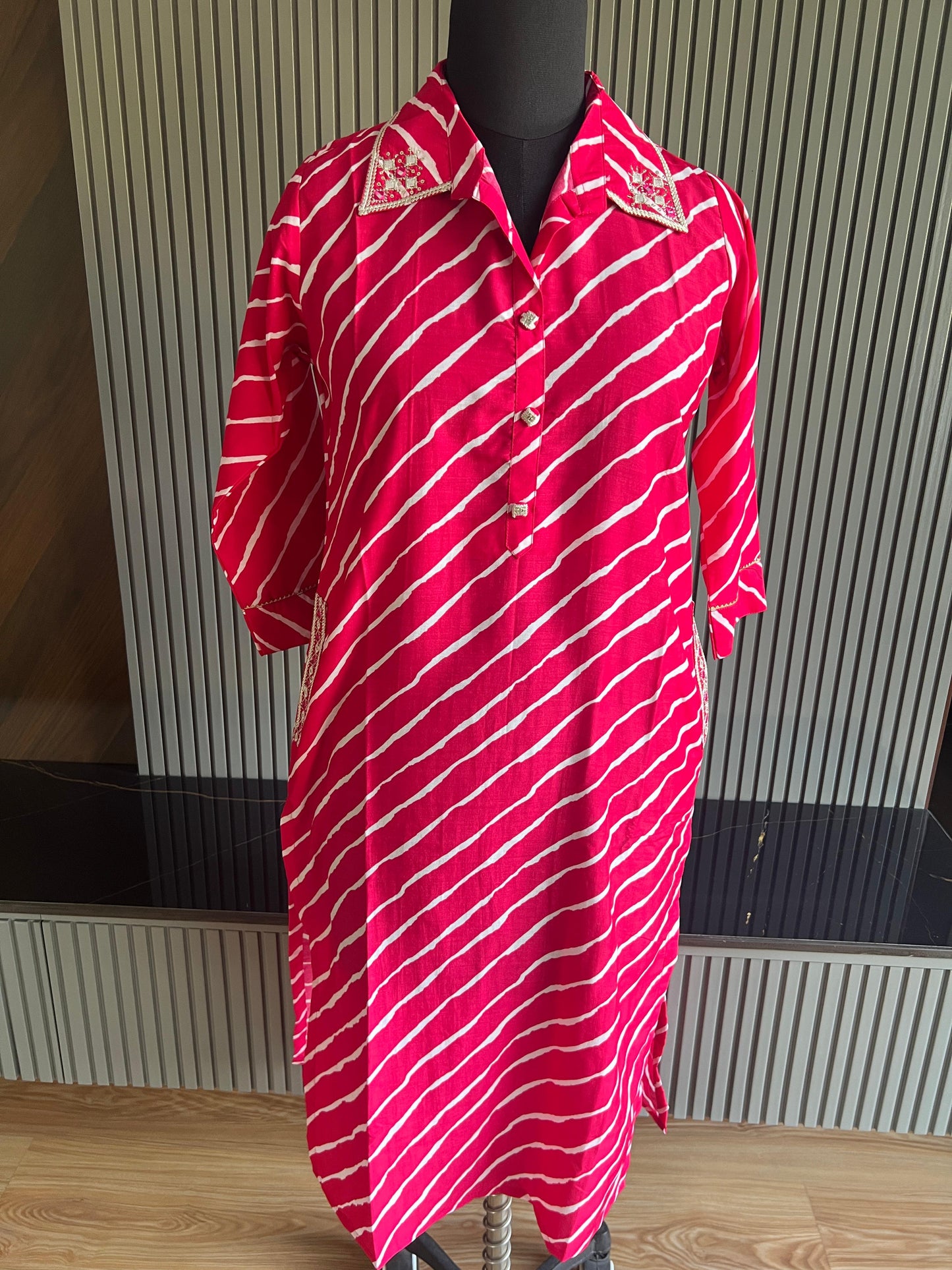 hot pink leheria, gota patti work on collar and buttons, cotton kurta